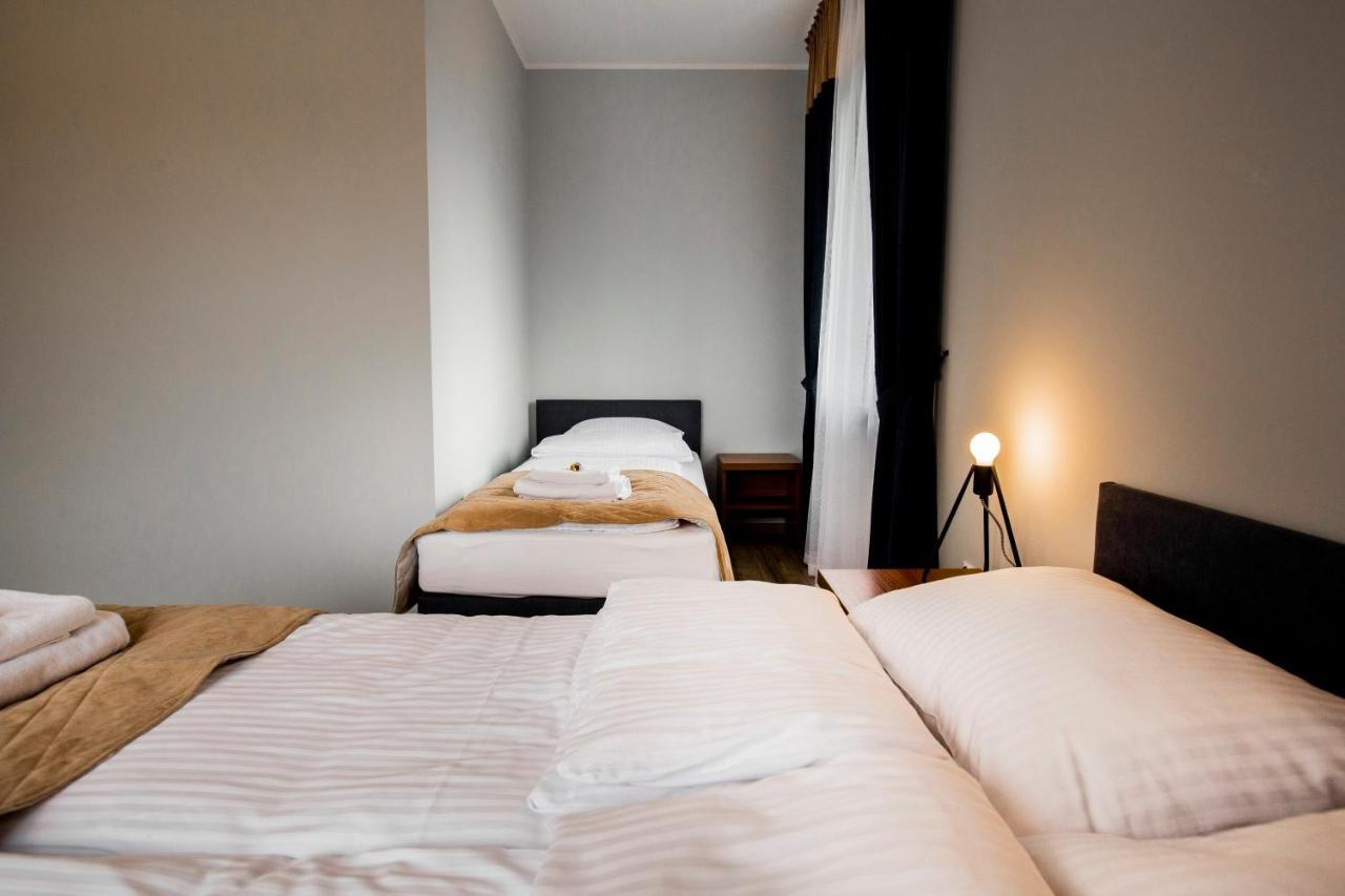Gosciniec Ceglane Katy Hotel Dwikozy Eksteriør billede