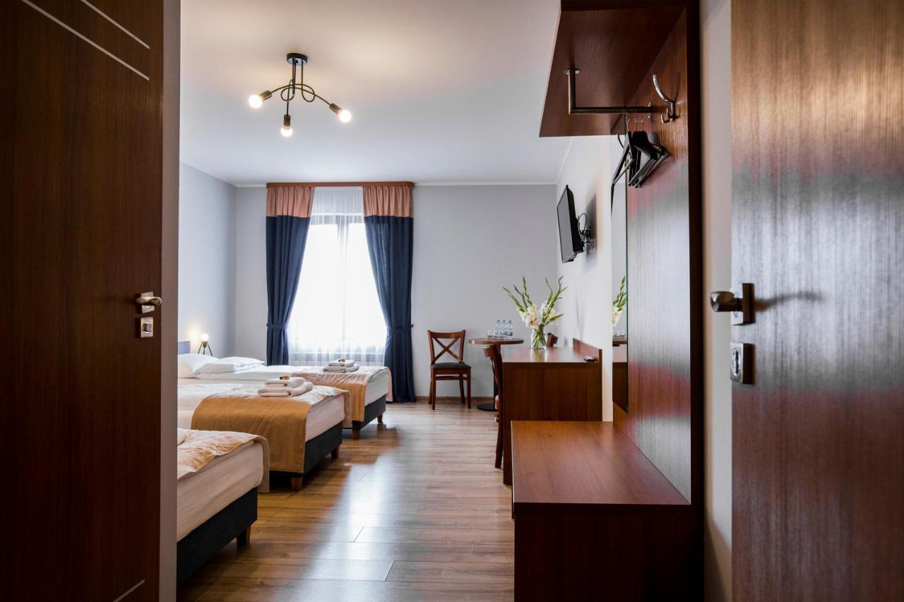 Gosciniec Ceglane Katy Hotel Dwikozy Eksteriør billede
