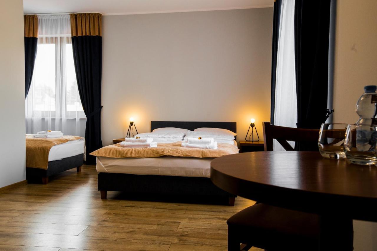 Gosciniec Ceglane Katy Hotel Dwikozy Eksteriør billede